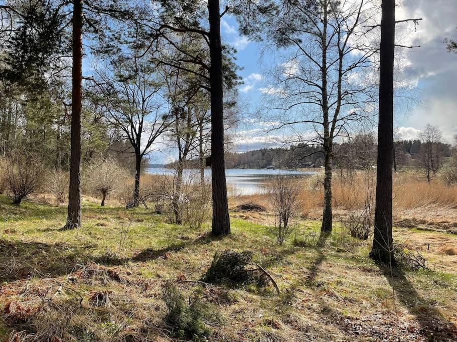 Nyrenoverat Strandnaera Med Fantastisk Utsikt Rimbo Zewnętrze zdjęcie